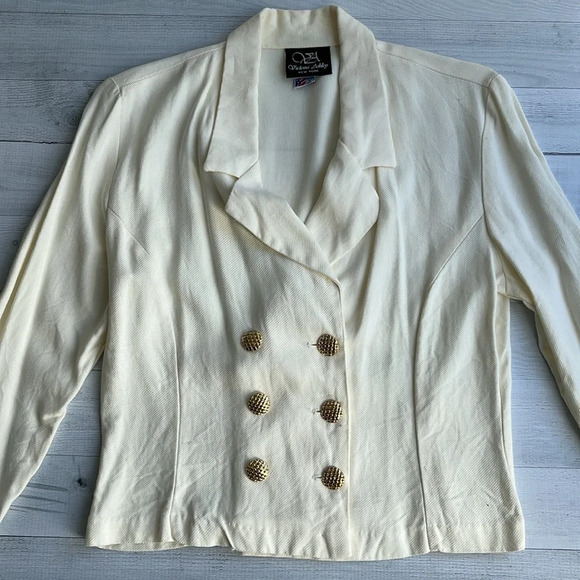 Vintage Victoria Ashley Cream Blazer Top Gold Buttons 7/8 - Picture 2 of 10